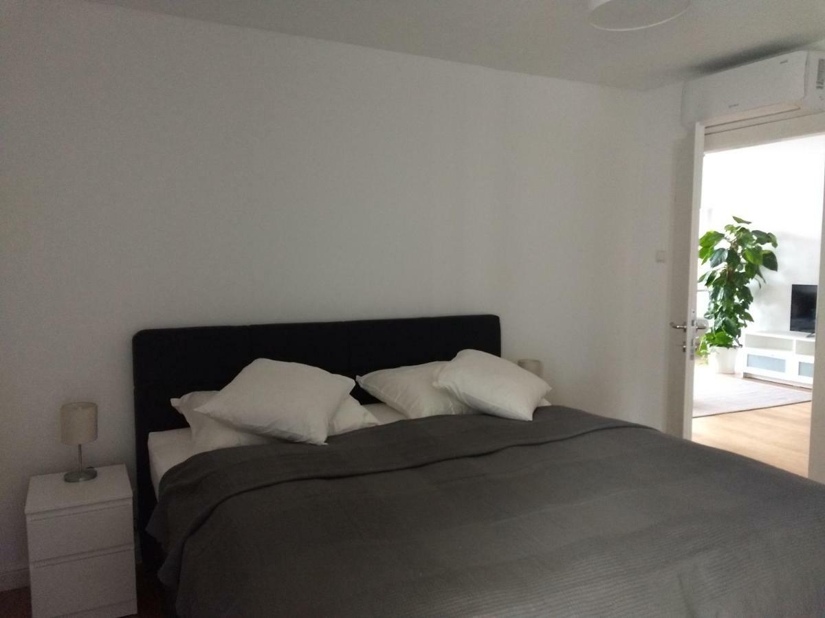 Rema Ferienwohnung Schwedenplatz Vienna Esterno foto