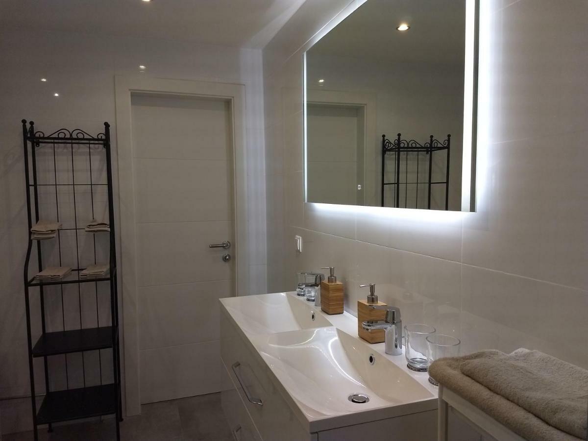 Rema Ferienwohnung Schwedenplatz Vienna Esterno foto
